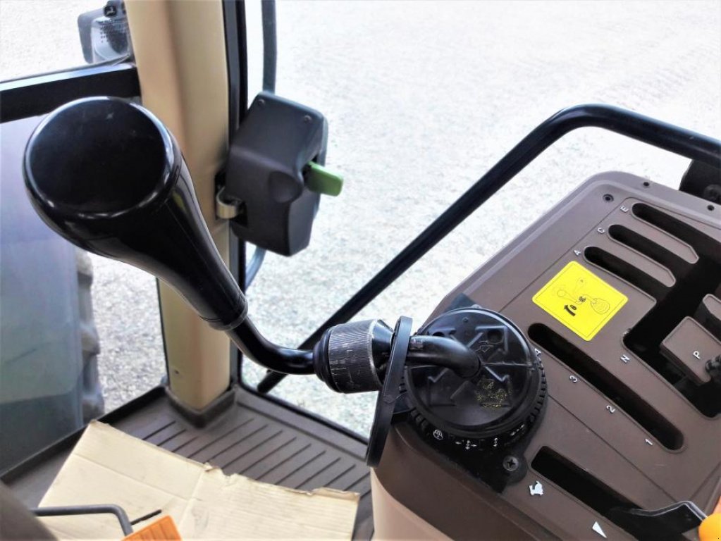 Oldtimer-Traktor des Typs John Deere 6910, Neumaschine in Біла Церква (Bild 8)