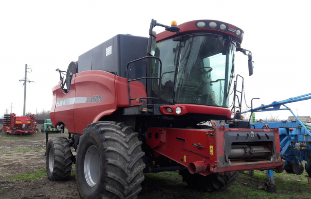 Oldtimer-Mähdrescher des Typs Case IH Axial Flow 8010, Neumaschine in Вінниця (Bild 4)