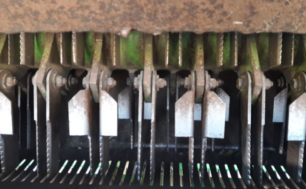 Oldtimer-Mähdrescher des Typs John Deere 9880 STS, Neumaschine in Вінниця (Bild 10)