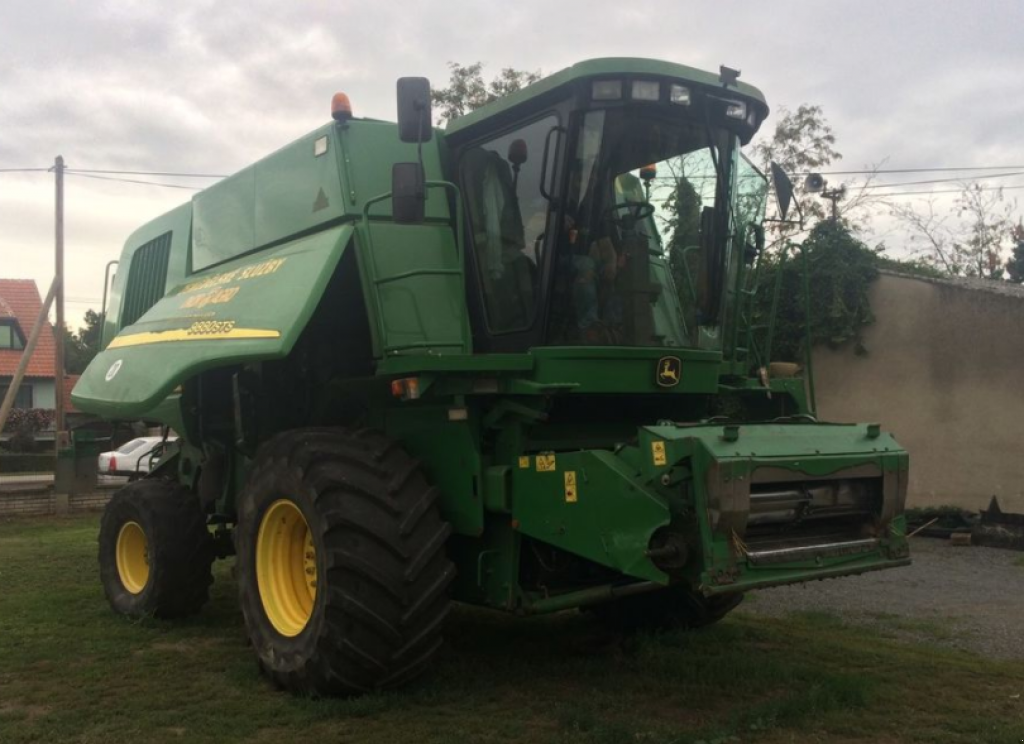 Oldtimer-Mähdrescher des Typs John Deere 9880 STS, Neumaschine in Вінниця (Bild 4)