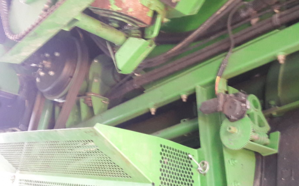 Oldtimer-Mähdrescher des Typs John Deere 9880 STS, Neumaschine in Вінниця (Bild 5)