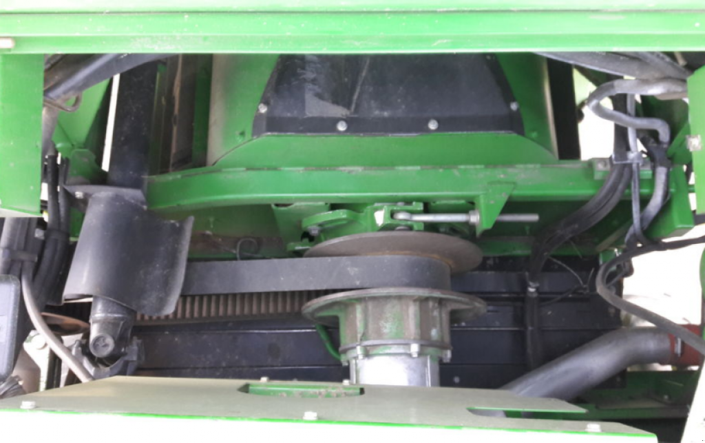 Oldtimer-Mähdrescher des Typs John Deere 9880 STS, Neumaschine in Вінниця (Bild 9)