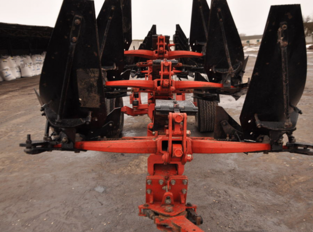 Scheibenpflug des Typs Gregoire-Besson SPSF 9,  in Луцьк (Bild 3)