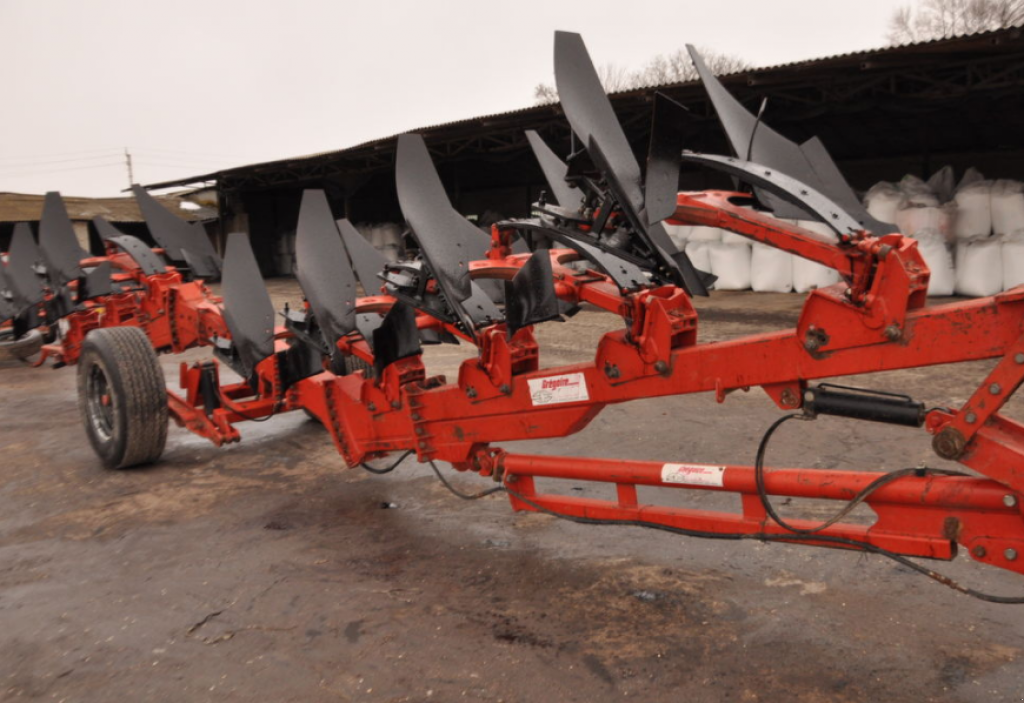 Scheibenpflug des Typs Gregoire-Besson SPSF 9,  in Луцьк (Bild 1)