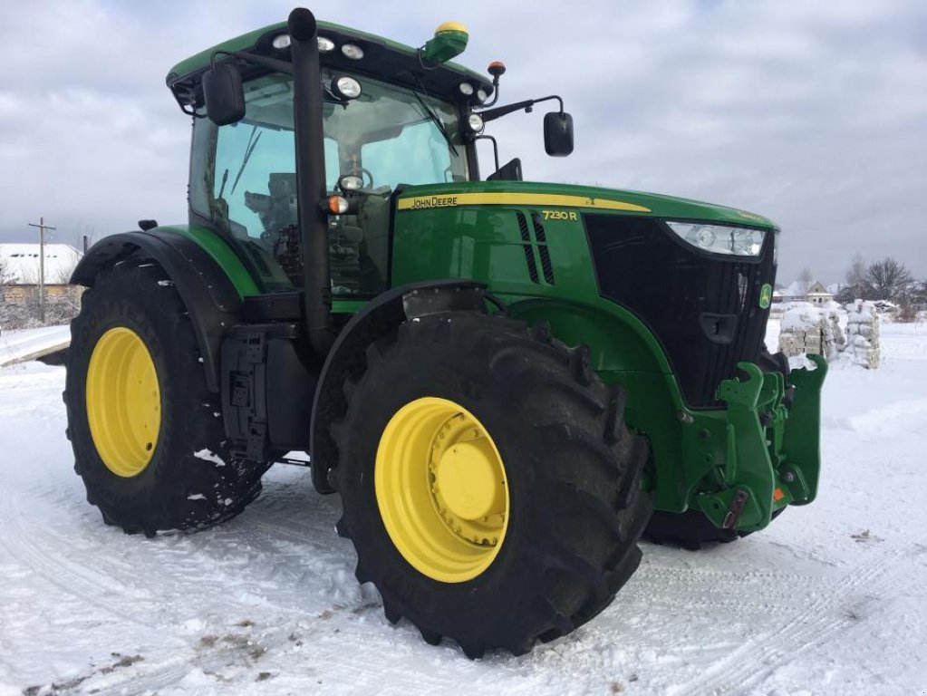 Oldtimer-Traktor des Typs John Deere 7230R, Neumaschine in Любешів (Bild 3)