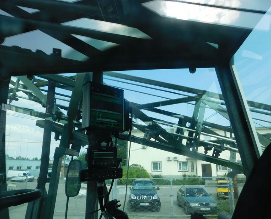 Selbstfahrspritze des Typs Tecnoma Laser 4000, Neumaschine in Харків (Bild 3)