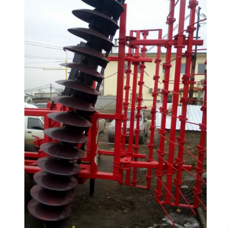 Wiesenegge des Typs Quivogne APXRS 56,  in Харків (Bild 1)