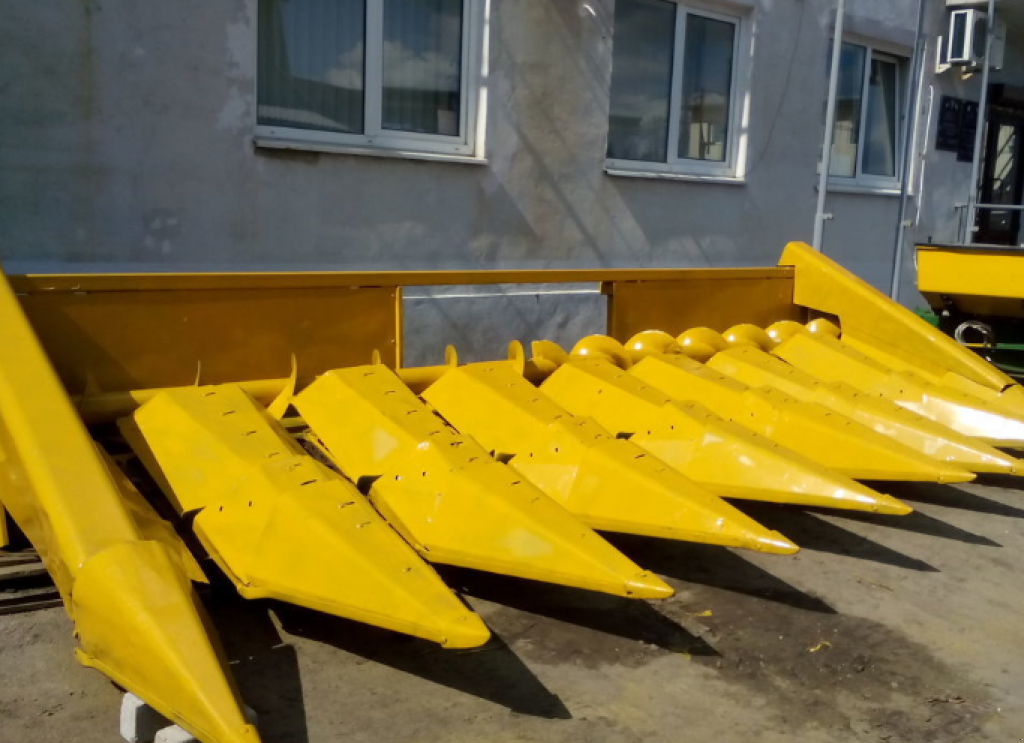 Maispflückvorsatz des Typs New Holland MR 870N,  in Харків (Bild 1)