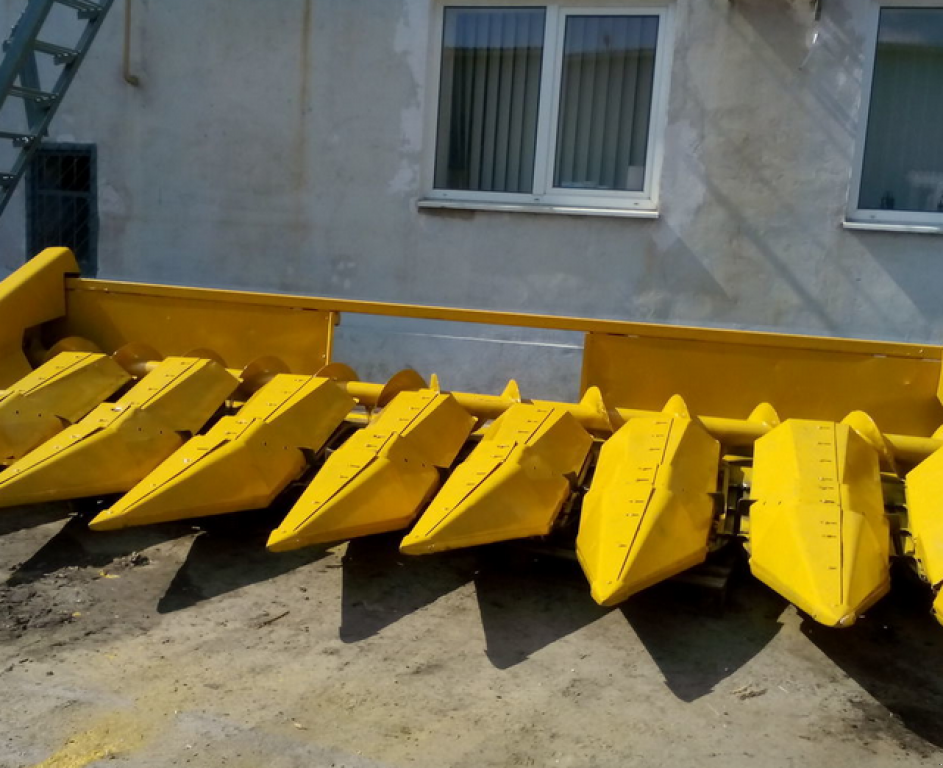 Maispflückvorsatz des Typs New Holland MR 870N,  in Харків (Bild 2)