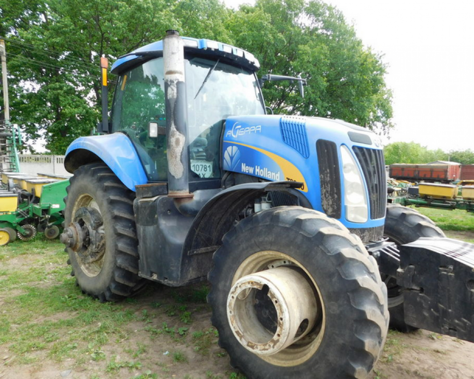 Oldtimer-Traktor des Typs New Holland T8040, Neumaschine in Харків (Bild 3)