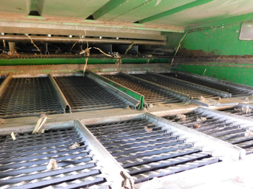 Oldtimer-Mähdrescher des Typs John Deere 9610, Neumaschine in Харків (Bild 5)