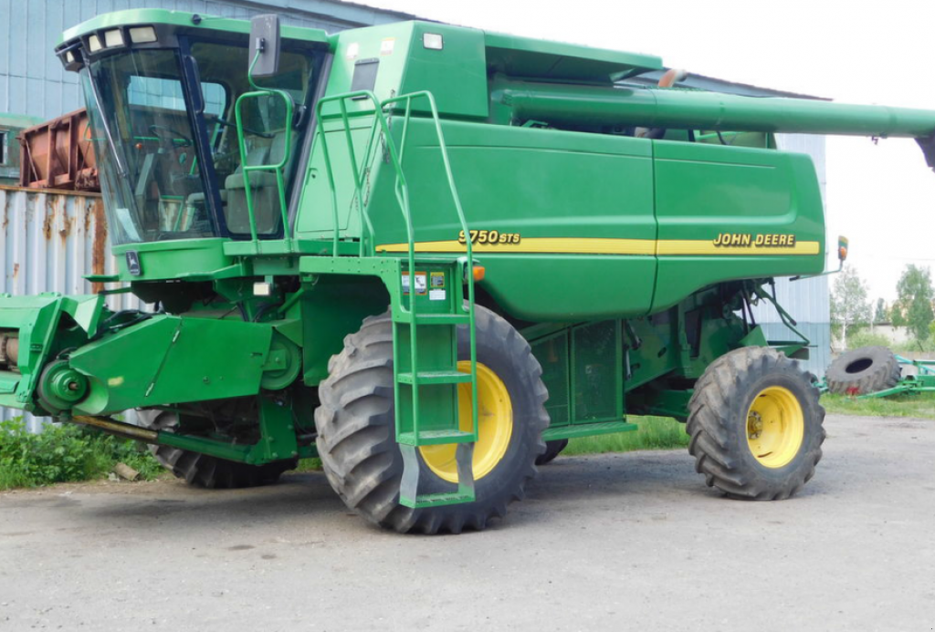 Oldtimer-Mähdrescher des Typs John Deere 9750 STS, Neumaschine in Харків (Bild 1)