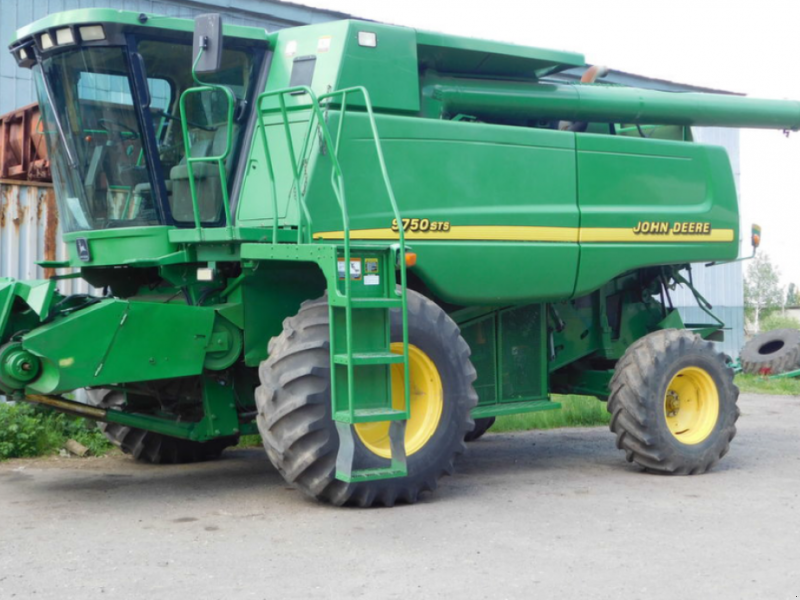 Oldtimer-Mähdrescher des Typs John Deere 9750 STS, Neumaschine in Харків (Bild 1)