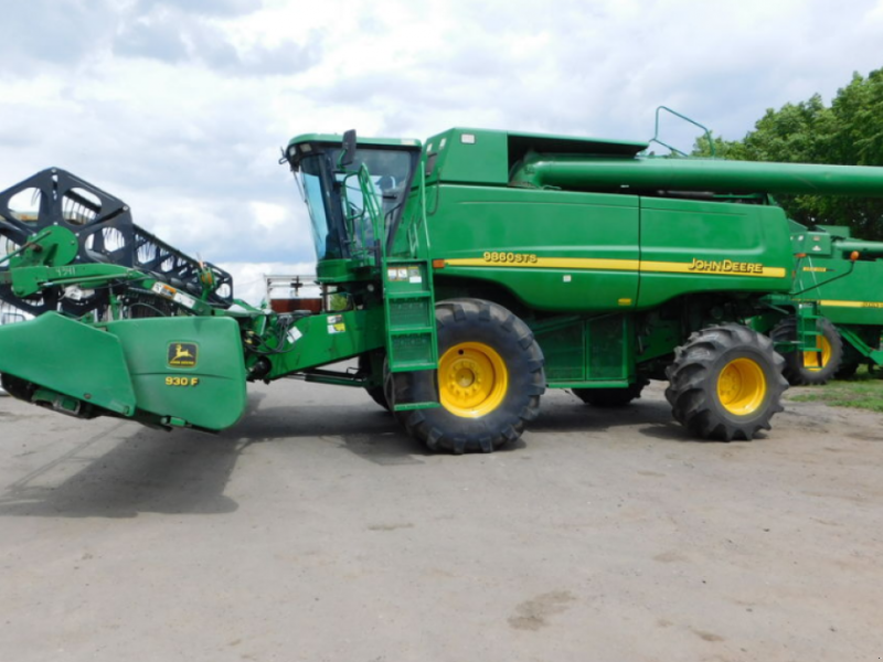Oldtimer-Mähdrescher des Typs John Deere 9860 STS, Neumaschine in Харків (Bild 1)