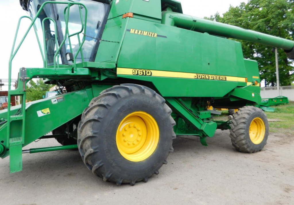 Oldtimer-Mähdrescher des Typs John Deere 9610, Neumaschine in Харків (Bild 3)