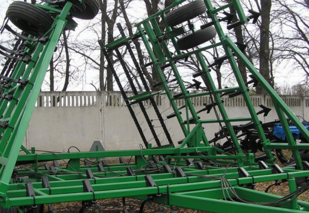 Kartoffelpflegetechnik des Typs John Deere 960,  in Харків (Bild 3)