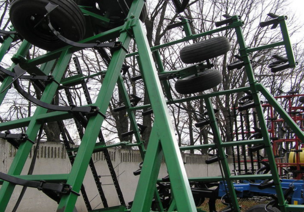 Kartoffelpflegetechnik des Typs John Deere 960,  in Харків (Bild 2)