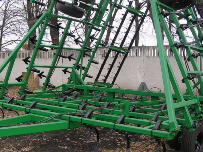 Kartoffelpflegetechnik des Typs John Deere 960,  in Харків (Bild 1)