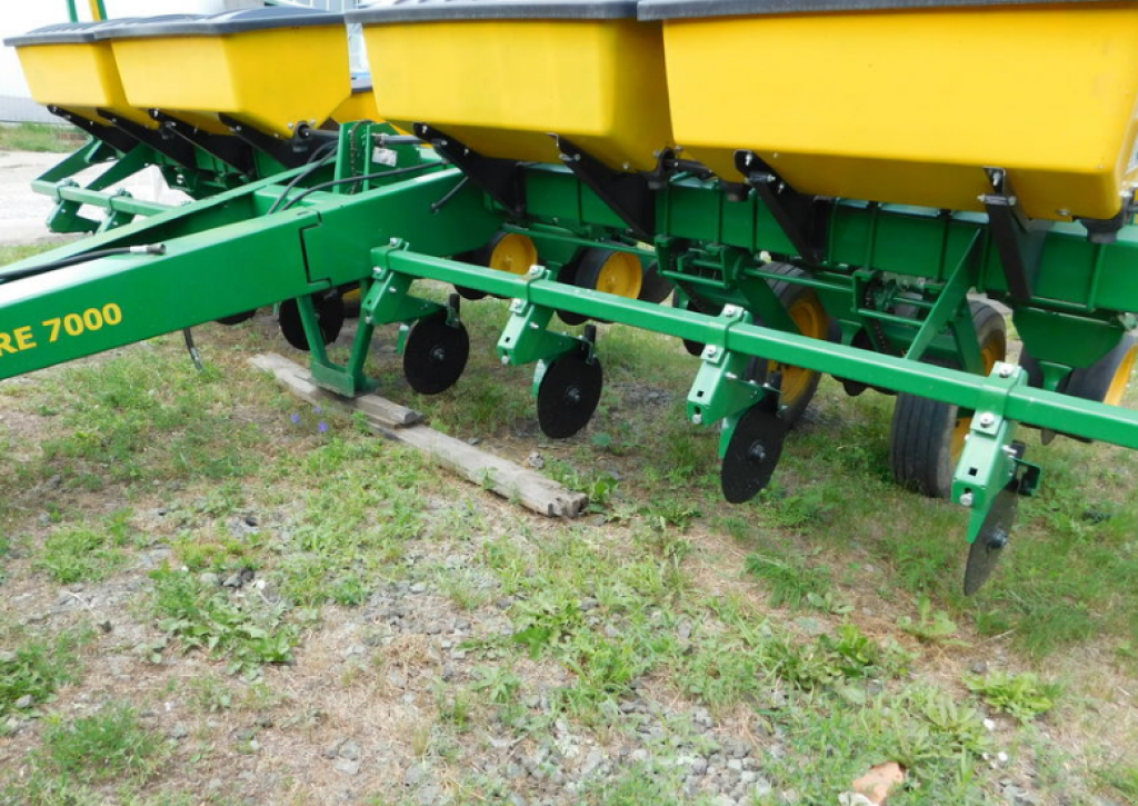 Gareeggenfelder des Typs John Deere 7000,  in Харків (Bild 3)