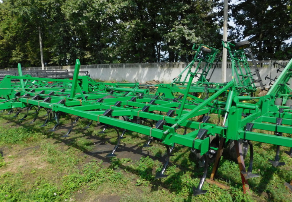 Kartoffelpflegetechnik des Typs John Deere 980,  in Харків (Bild 1)