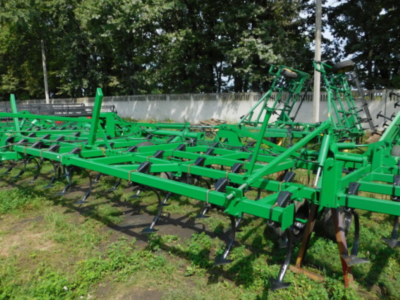 Kartoffelpflegetechnik des Typs John Deere 980,  in Харків (Bild 1)