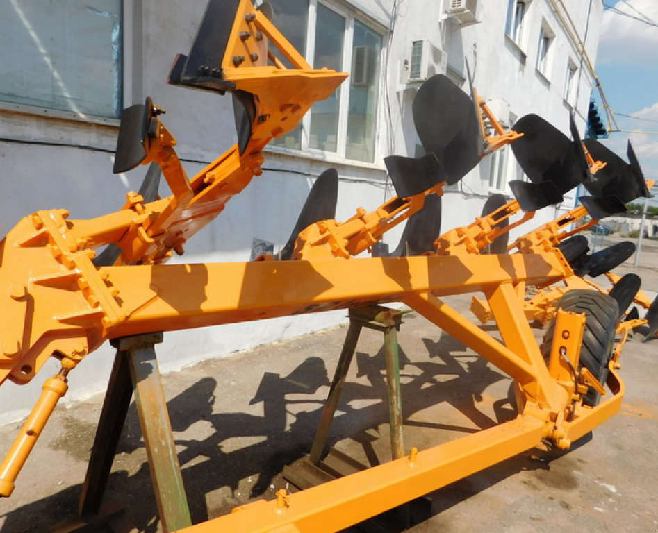 Scheibenpflug des Typs Nordsten Huard 6 (4+1+1),  in Харків (Bild 2)