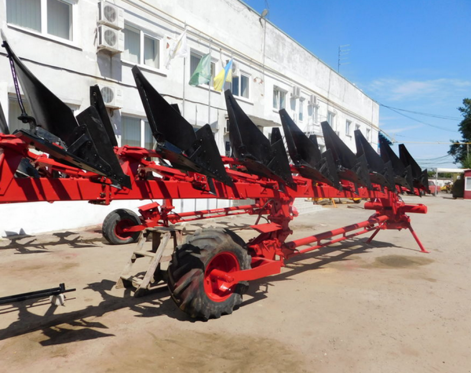Scheibenpflug des Typs Gregoire-Besson SP 7+1,  in Харків (Bild 3)