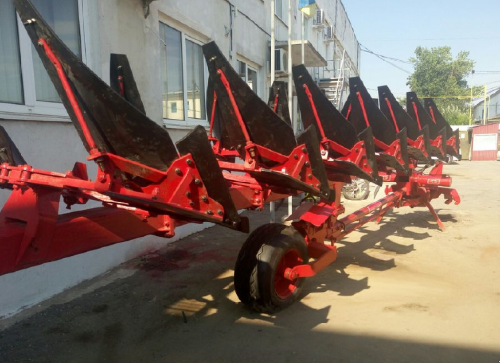Scheibenpflug des Typs Gregoire-Besson SPR 6,  in Харків (Bild 4)