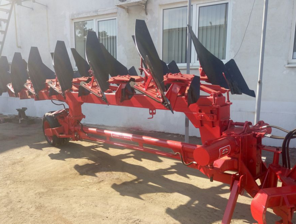 Scheibenpflug des Typs Gregoire-Besson SPR 6,  in Харків (Bild 1)