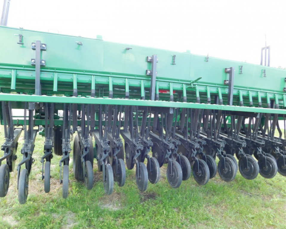 Direktsaatmaschine des Typs Great Plains CPH-1500,  in Харків (Bild 6)