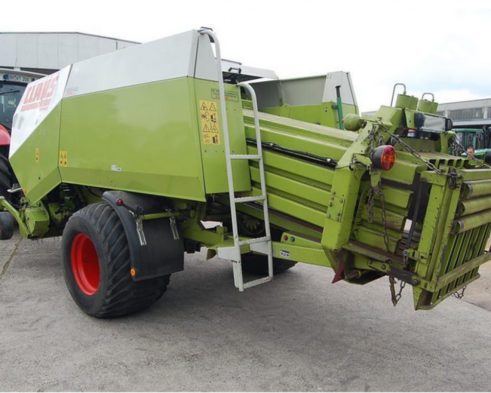 Hochdruckpresse des Typs CLAAS Quadrant 2200 RC,  in Харків (Bild 3)