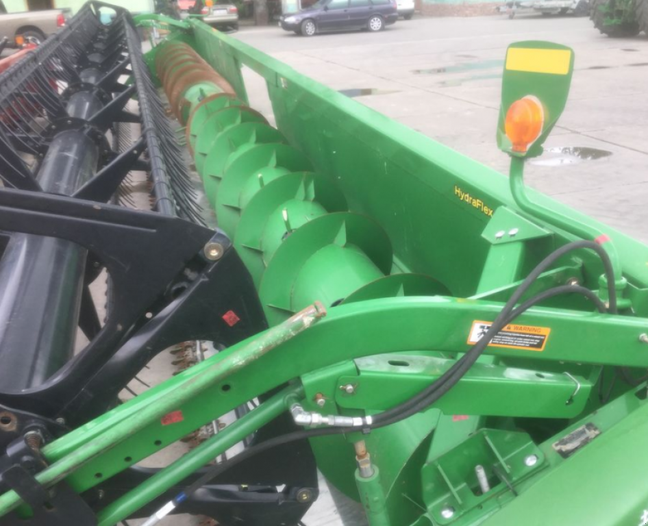 Schneidwerk des Typs John Deere 635F,  in Золочів (Bild 8)