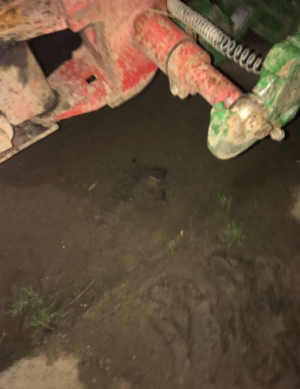 Oldtimer-Traktor des Typs John Deere 8370R, Neumaschine in Золочів (Bild 2)