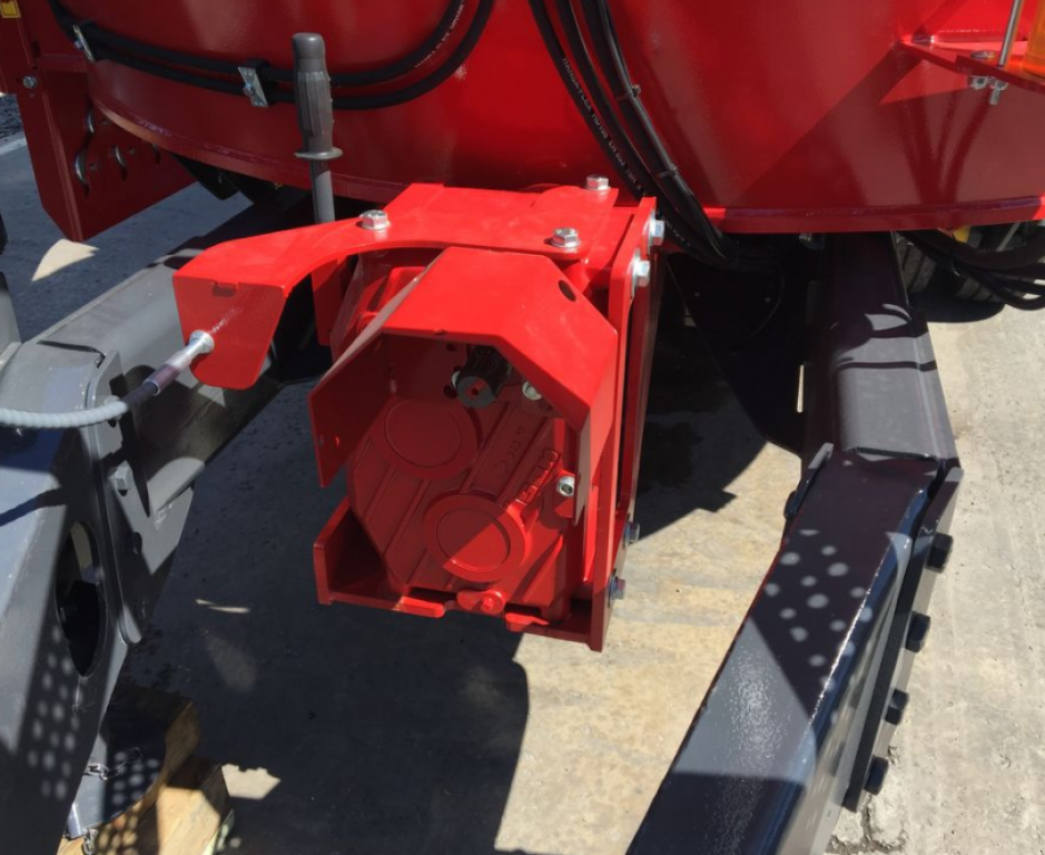 Selbstfahrer Futtermischwagen des Typs Peecon VMW 28,  in Золочів (Bild 10)