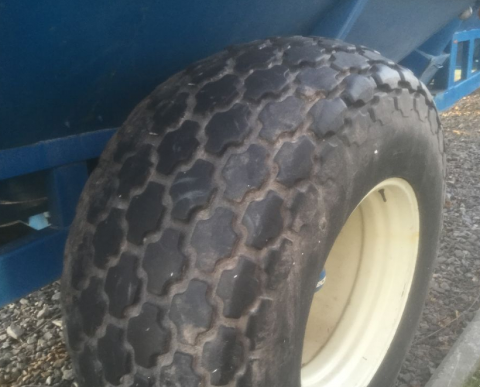 Überladewagen des Typs Kinze 840,  in Золочів (Bild 7)