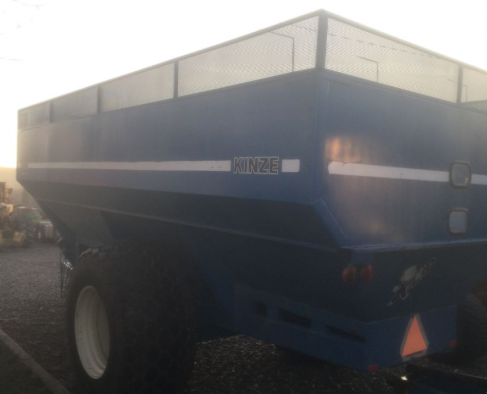 Überladewagen des Typs Kinze 840,  in Золочів (Bild 8)