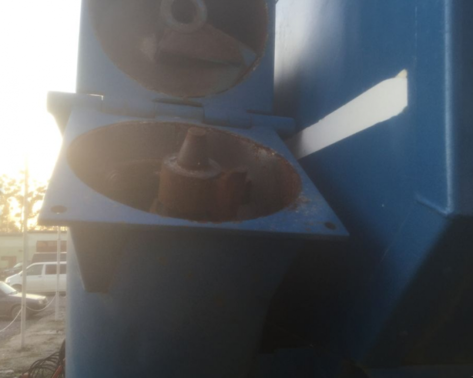 Überladewagen des Typs Kinze 840,  in Золочів (Bild 3)