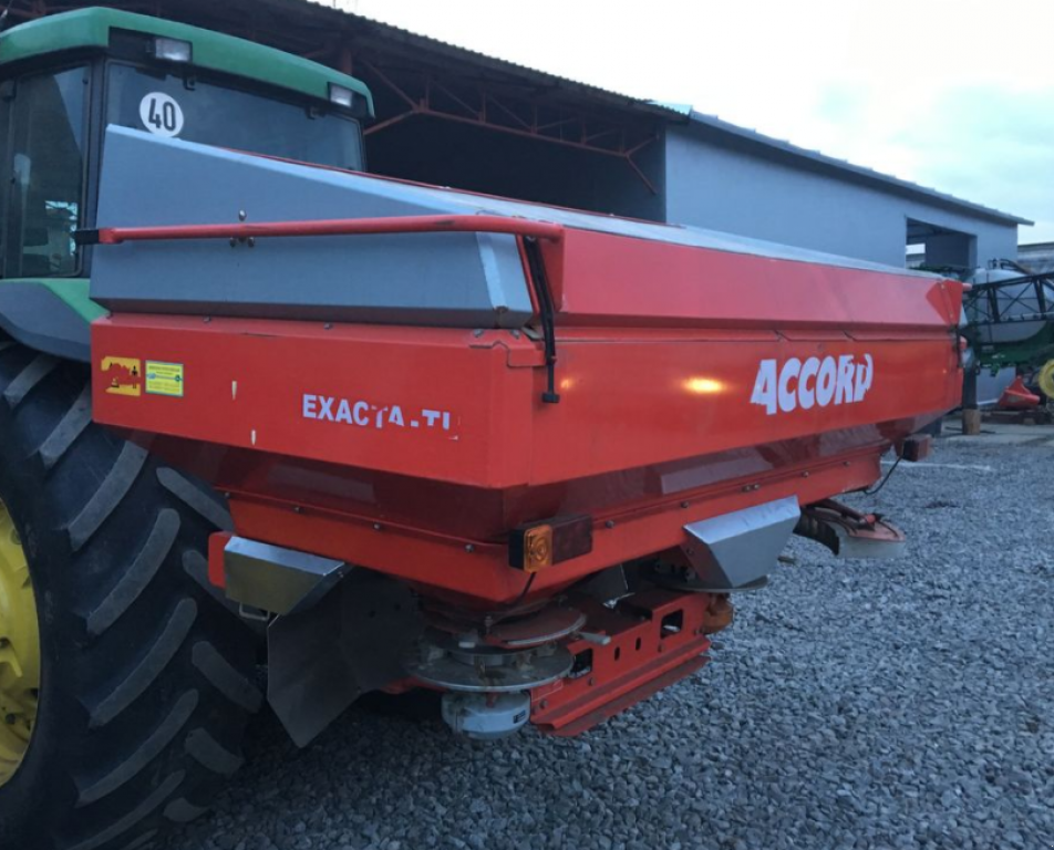 Sandstreuer & Salzstreuer des Typs Accord Exacta-TL 3000,  in Золочів (Bild 4)