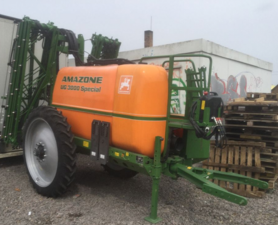 Weinbauspritze des Typs Amazone UG 3000,  in Золочів (Bild 1)
