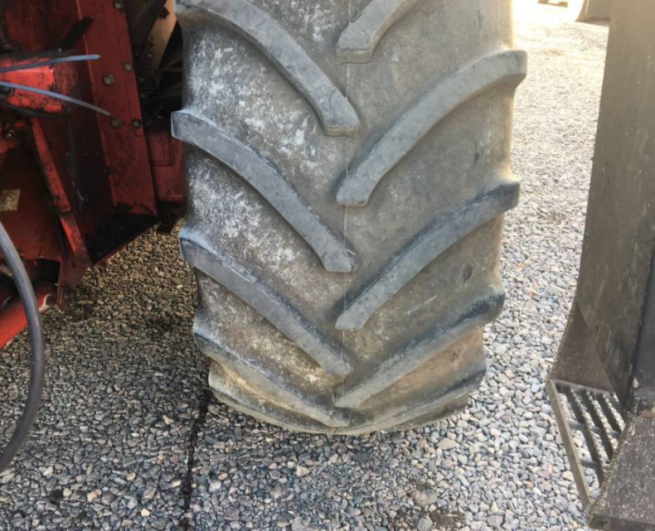 Oldtimer-Mähdrescher des Typs Case IH Axial Flow 2388, Neumaschine in Золочів (Bild 10)