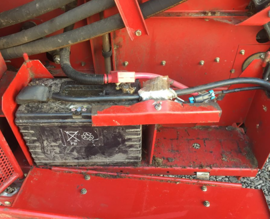 Oldtimer-Mähdrescher des Typs Case IH Axial Flow 2388, Neumaschine in Золочів (Bild 2)