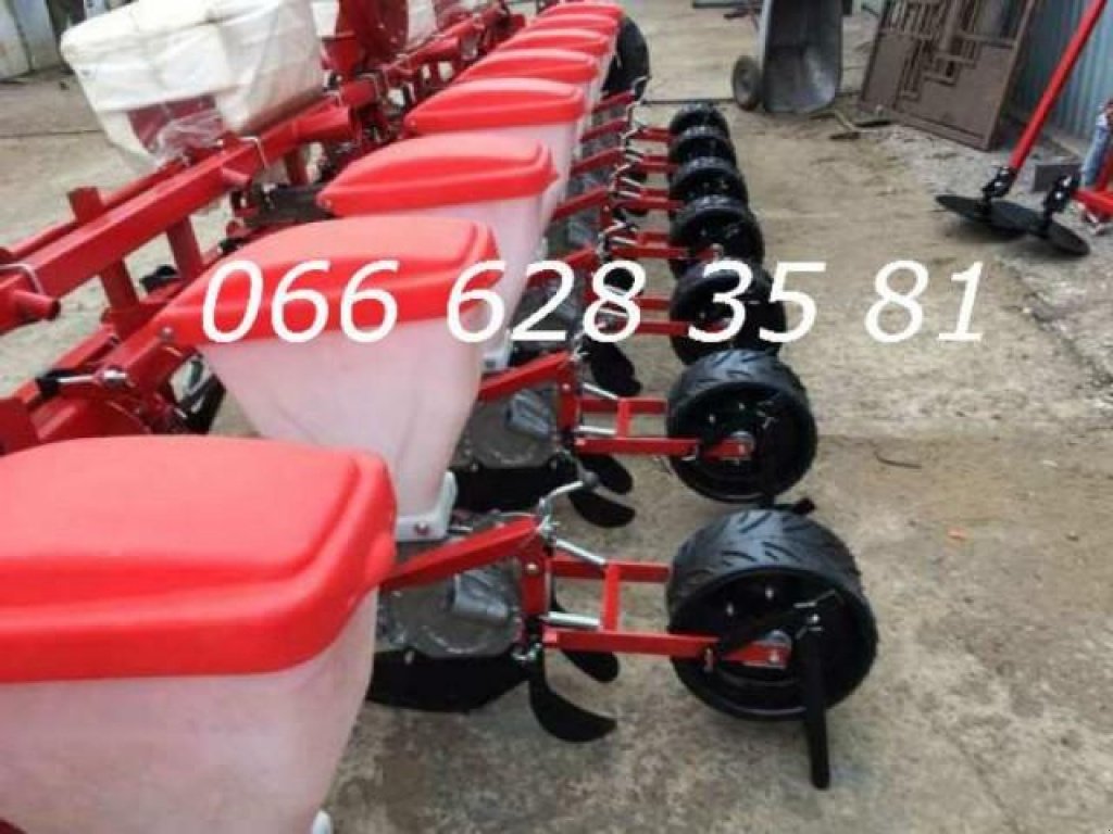 Gareeggenfelder des Typs CHERVONA ZIRKA УПС-8,  in Кіровоград (Bild 1)