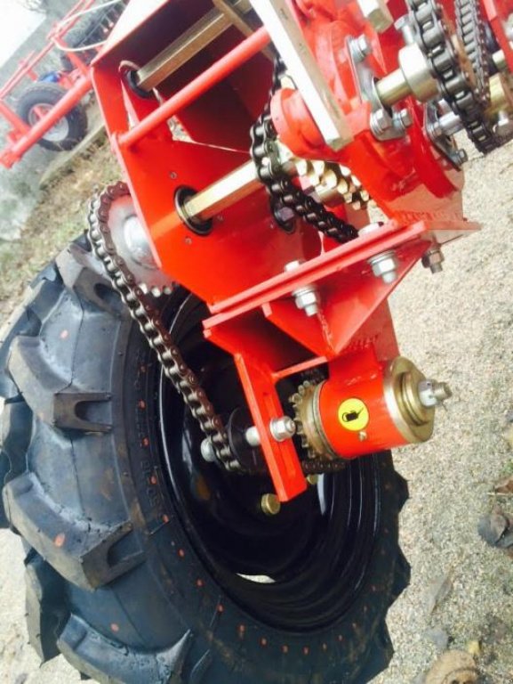 Gareeggenfelder des Typs CHERVONA ZIRKA УПС-8,  in Кіровоград (Bild 5)