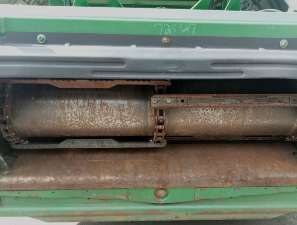 Oldtimer-Mähdrescher des Typs John Deere 9770 STS, Neumaschine in Київ (Bild 9)