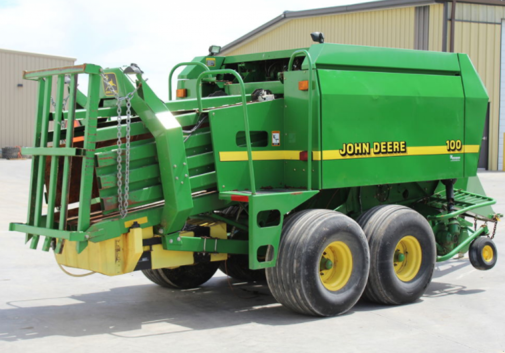 Hochdruckpresse des Typs John Deere 100,  in Київ (Bild 5)