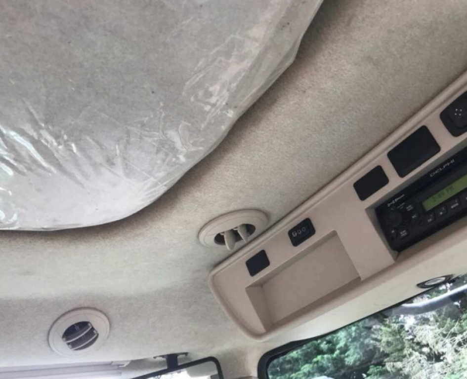 Oldtimer-Traktor des Typs John Deere 7230R, Neumaschine in Київ (Bild 10)