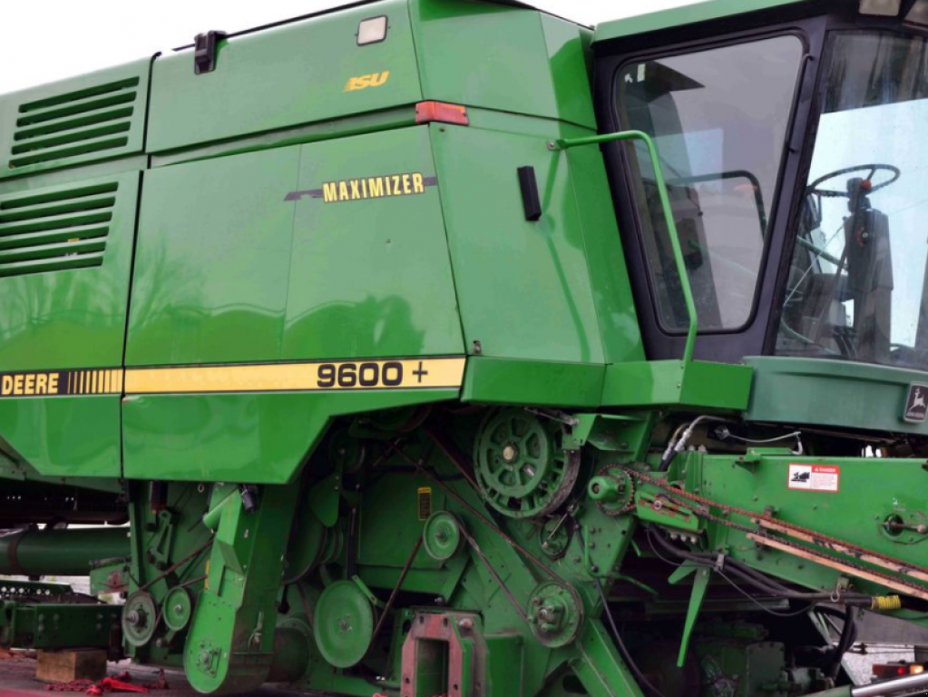 Oldtimer-Mähdrescher des Typs John Deere 9600, Neumaschine in Запоріжжя (Bild 2)