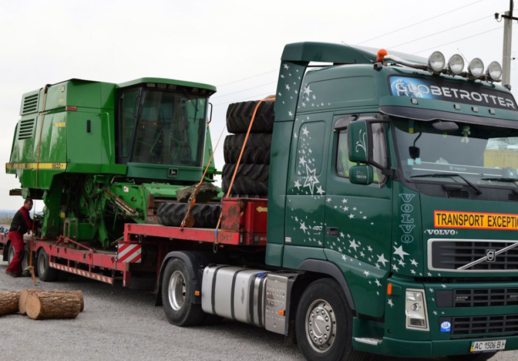 Oldtimer-Mähdrescher des Typs John Deere 9600, Neumaschine in Запоріжжя (Bild 3)