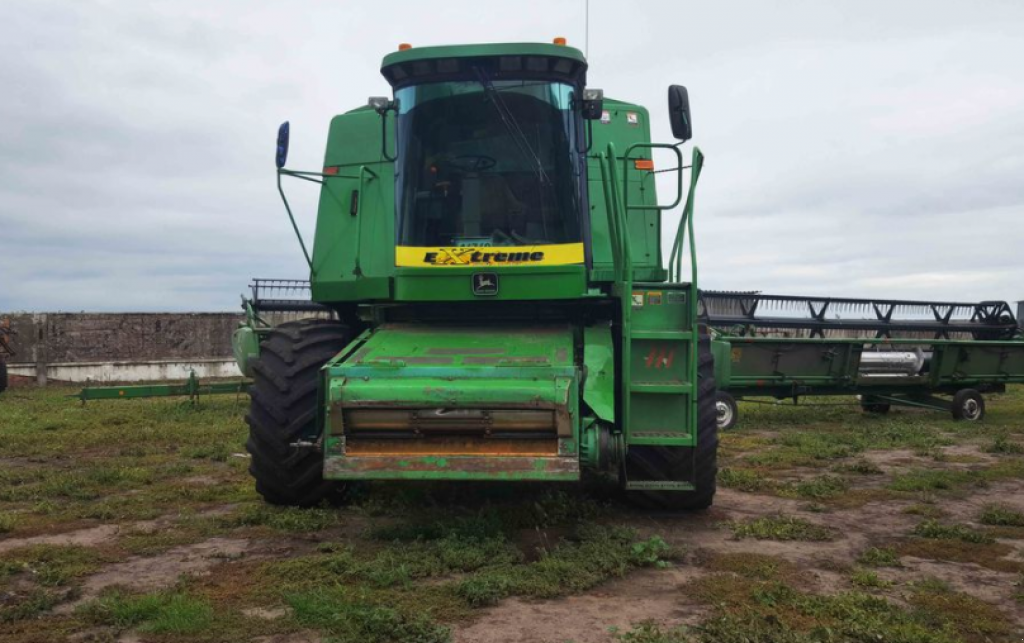 Oldtimer-Mähdrescher des Typs John Deere 9600, Neumaschine in Запоріжжя (Bild 8)
