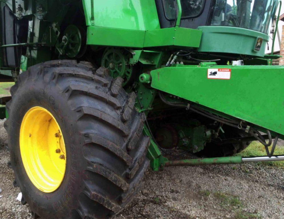 Oldtimer-Mähdrescher des Typs John Deere 9600, Neumaschine in Запоріжжя (Bild 10)